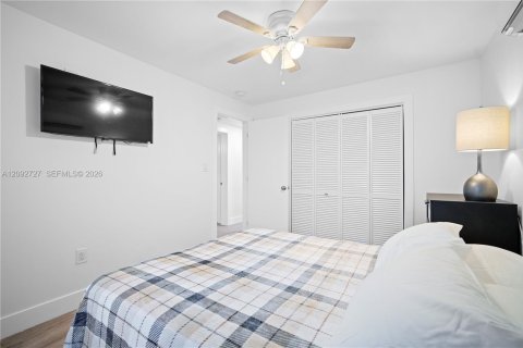 House in Miami, Florida 3 bedrooms, 139.35 sq.m. № 2377143 - photo 19