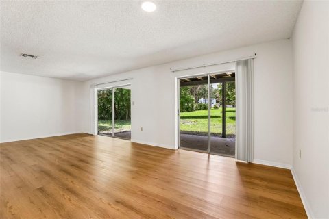 Купить виллу или дом в Киссимми, Флорида 6 комнат, 162.11м2, № 2215381 - фото 7