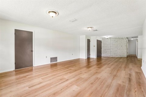 Купить виллу или дом в Киссимми, Флорида 6 комнат, 162.11м2, № 2215381 - фото 10