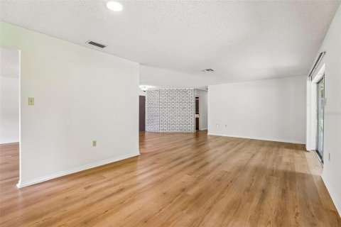 Купить виллу или дом в Киссимми, Флорида 6 комнат, 162.11м2, № 2215381 - фото 4