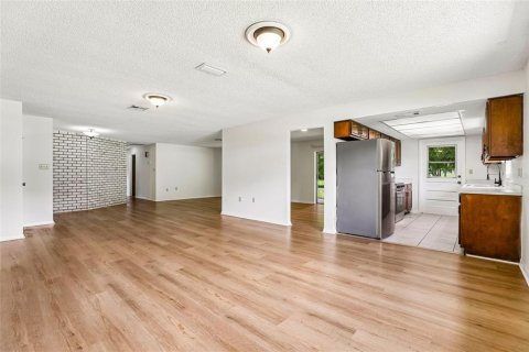 Купить виллу или дом в Киссимми, Флорида 6 комнат, 162.11м2, № 2215381 - фото 9