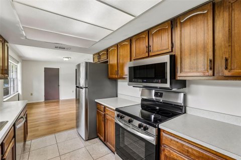 Купить виллу или дом в Киссимми, Флорида 6 комнат, 162.11м2, № 2215381 - фото 13
