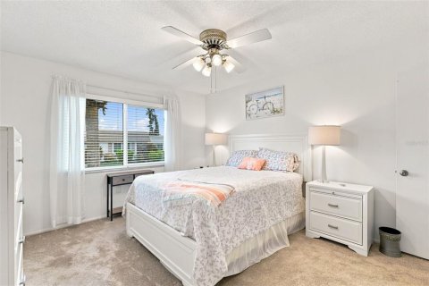 Villa ou maison à vendre à Sarasota, Floride: 2 chambres, 104.05 m2 № 2302812 - photo 10