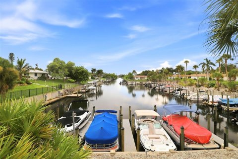 Villa ou maison à vendre à Sarasota, Floride: 2 chambres, 104.05 m2 № 2302812 - photo 18