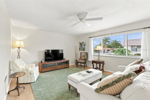 Villa ou maison à vendre à Sarasota, Floride: 2 chambres, 104.05 m2 № 2302812 - photo 3