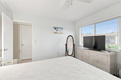 Villa ou maison à vendre à Sarasota, Floride: 2 chambres, 104.05 m2 № 2302812 - photo 14