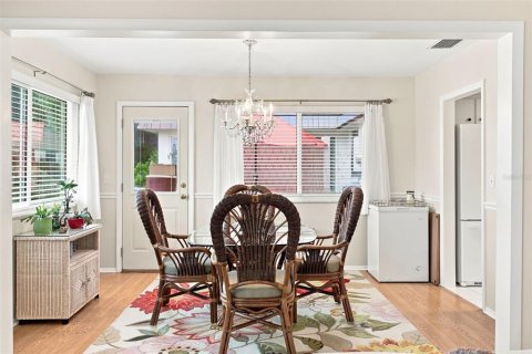 Villa ou maison à vendre à Sarasota, Floride: 2 chambres, 104.05 m2 № 2302812 - photo 6