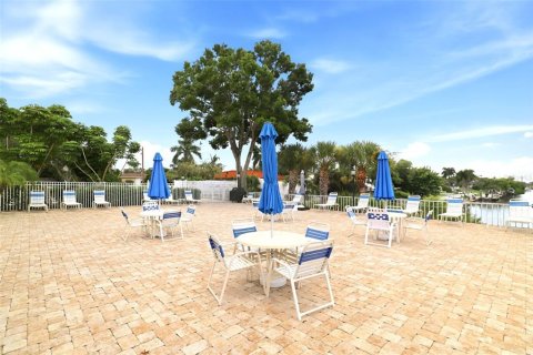 Villa ou maison à vendre à Sarasota, Floride: 2 chambres, 104.05 m2 № 2302812 - photo 22