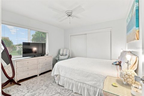 Villa ou maison à vendre à Sarasota, Floride: 2 chambres, 104.05 m2 № 2302812 - photo 13