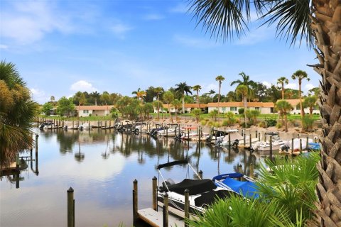 Villa ou maison à vendre à Sarasota, Floride: 2 chambres, 104.05 m2 № 2302812 - photo 17