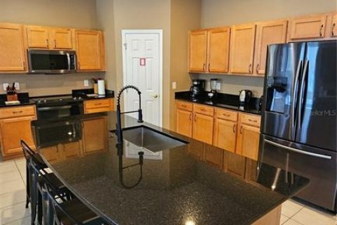 House in Davenport, Florida 4 bedrooms, 192.03 sq.m. № 1684968 - photo 2