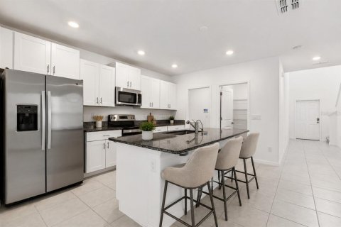 House in Wesley Chapel, Florida 5 bedrooms, 221.94 sq.m. № 2143081 - photo 5