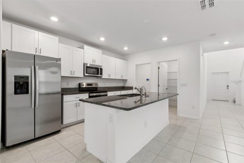 House in Wesley Chapel, Florida 5 bedrooms, 221.94 sq.m. № 2143081 - photo 6