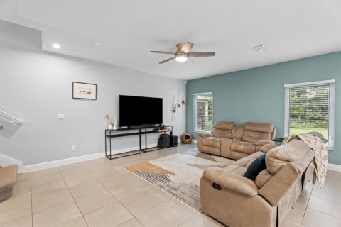 Villa ou maison à vendre à Port St. Lucie, Floride: 3 chambres, 176.33 m2 № 2084834 - photo 9