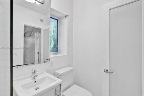 Condo in Miami Beach, Florida, 1 bedroom № 1935090 - photo 14
