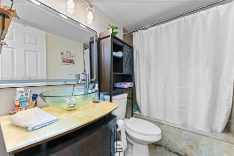 Купить кондоминиум в Холливуд, Флорида 2 спальни, 96.62м2, № 2049346 - фото 15