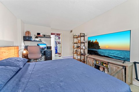 Купить кондоминиум в Холливуд, Флорида 2 спальни, 96.62м2, № 2049346 - фото 18