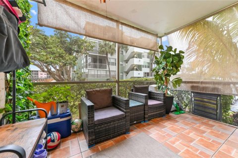 Купить кондоминиум в Холливуд, Флорида 2 спальни, 96.62м2, № 2049346 - фото 25