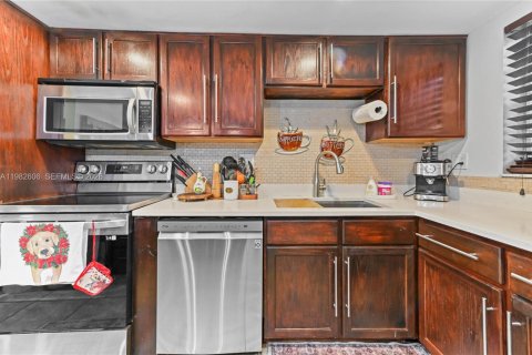 Купить кондоминиум в Холливуд, Флорида 2 спальни, 96.62м2, № 2049346 - фото 13