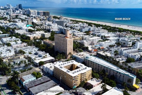 Condo in Miami Beach, Florida, 1 bedroom  № 2065396 - photo 19