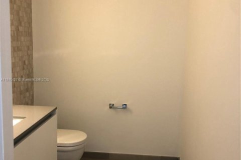 Condo in Miami, Florida, 2 bedrooms  № 1848976 - photo 29