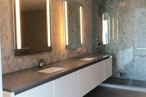 Condo in Miami, Florida, 2 bedrooms  № 1848976 - photo 8