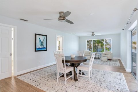 House in Treasure Island, Florida 2 bedrooms, 163.88 sq.m. № 1837855 - photo 18