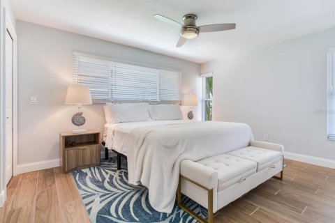 House in Treasure Island, Florida 2 bedrooms, 163.88 sq.m. № 1837855 - photo 27