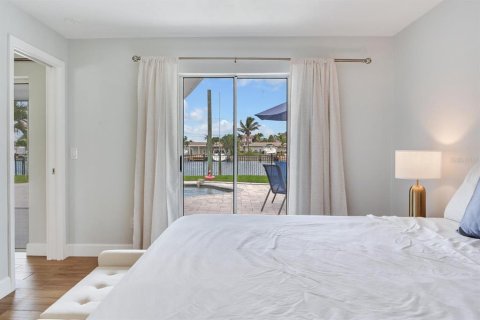 House in Treasure Island, Florida 2 bedrooms, 163.88 sq.m. № 1837855 - photo 25