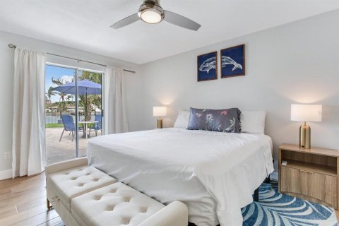 House in Treasure Island, Florida 2 bedrooms, 163.88 sq.m. № 1837855 - photo 6