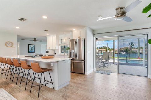 House in Treasure Island, Florida 2 bedrooms, 163.88 sq.m. № 1837855 - photo 10