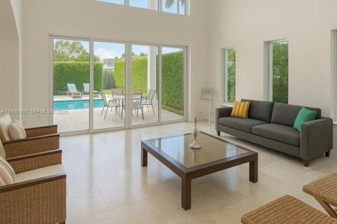 Casa en alquiler en Miami Beach, Florida, 5 dormitorios, 366.13 m2 № 2088619 - foto 18