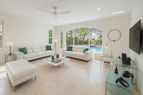 Casa en alquiler en Miami Beach, Florida, 5 dormitorios, 366.13 m2 № 2088619 - foto 4
