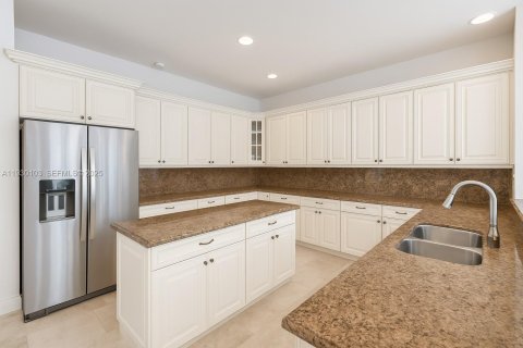 Casa en alquiler en Miami Beach, Florida, 5 dormitorios, 366.13 m2 № 2088619 - foto 5