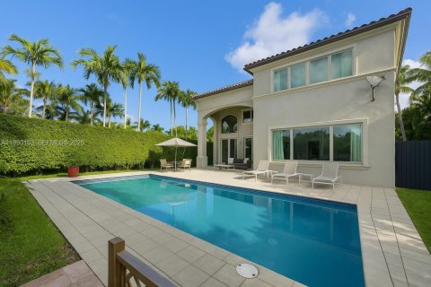 Casa en alquiler en Miami Beach, Florida, 5 dormitorios, 366.13 m2 № 2088619 - foto 2