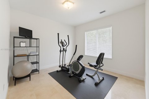 Casa en alquiler en Miami Beach, Florida, 5 dormitorios, 366.13 m2 № 2088619 - foto 11