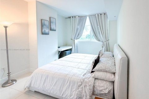 Купить кондоминиум в Майами, Флорида 2 спальни, 98.29м2, № 1922060 - фото 13