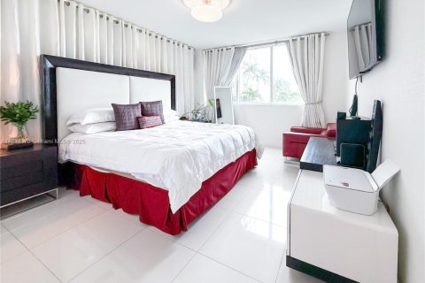 Купить кондоминиум в Майами, Флорида 2 спальни, 98.29м2, № 1922060 - фото 11