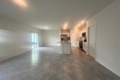 Villa ou maison à louer à Winter Haven, Floride: 4 chambres, 174.56 m2 № 2112230 - photo 5
