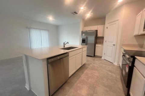 Villa ou maison à louer à Winter Haven, Floride: 4 chambres, 174.56 m2 № 2112230 - photo 4