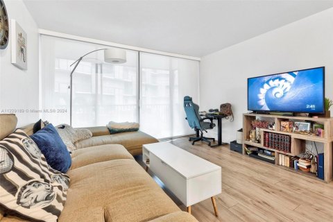 Condominio en venta en Aventura, Florida, 1 dormitorio, 68.84 m2 № 2076888 - foto 19