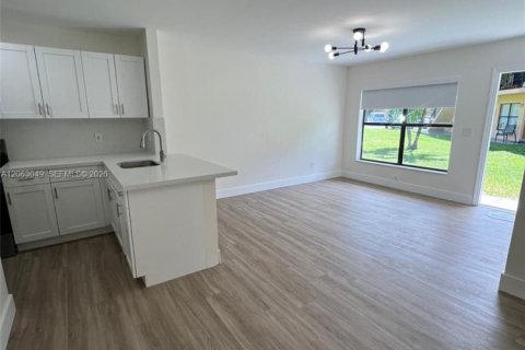 Condominio en alquiler en Hialeah, Florida, 2 dormitorios, 69.68 m2 № 2265934 - foto 26