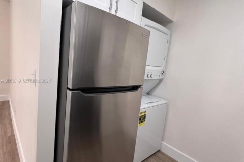 Condominio en alquiler en Hialeah, Florida, 2 dormitorios, 69.68 m2 № 2265934 - foto 15