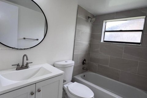 Condominio en alquiler en Hialeah, Florida, 2 dormitorios, 69.68 m2 № 2265934 - foto 8