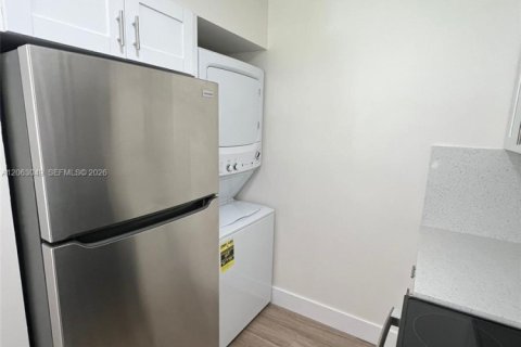 Condominio en alquiler en Hialeah, Florida, 2 dormitorios, 69.68 m2 № 2265934 - foto 30