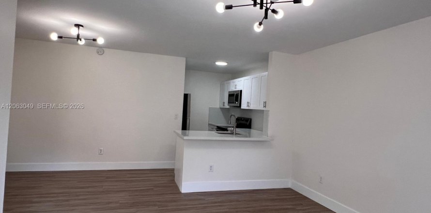 Condominio en Hialeah, Florida, 2 dormitorios № 2265934