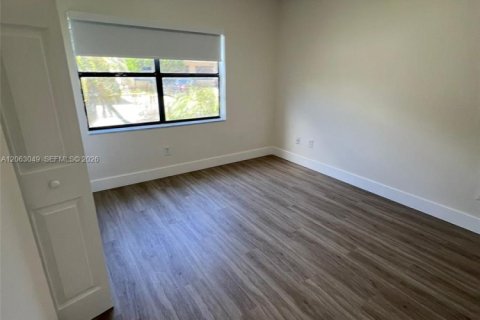 Condominio en alquiler en Hialeah, Florida, 2 dormitorios, 69.68 m2 № 2265934 - foto 17