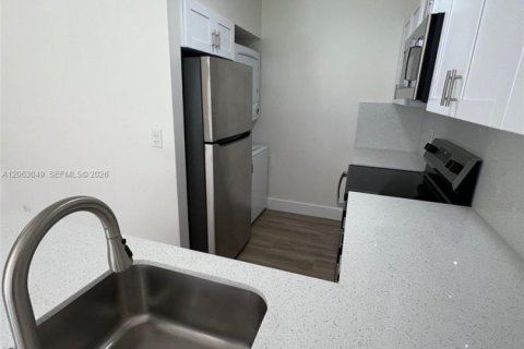 Condominio en alquiler en Hialeah, Florida, 2 dormitorios, 69.68 m2 № 2265934 - foto 29
