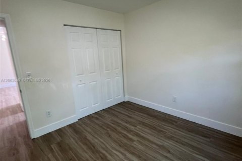 Condominio en alquiler en Hialeah, Florida, 2 dormitorios, 69.68 m2 № 2265934 - foto 24