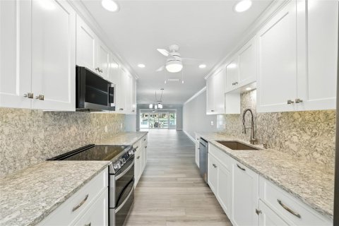 Villa ou maison à vendre à Saint Petersburg, Floride: 2 chambres, 130.06 m2 № 1910183 - photo 14